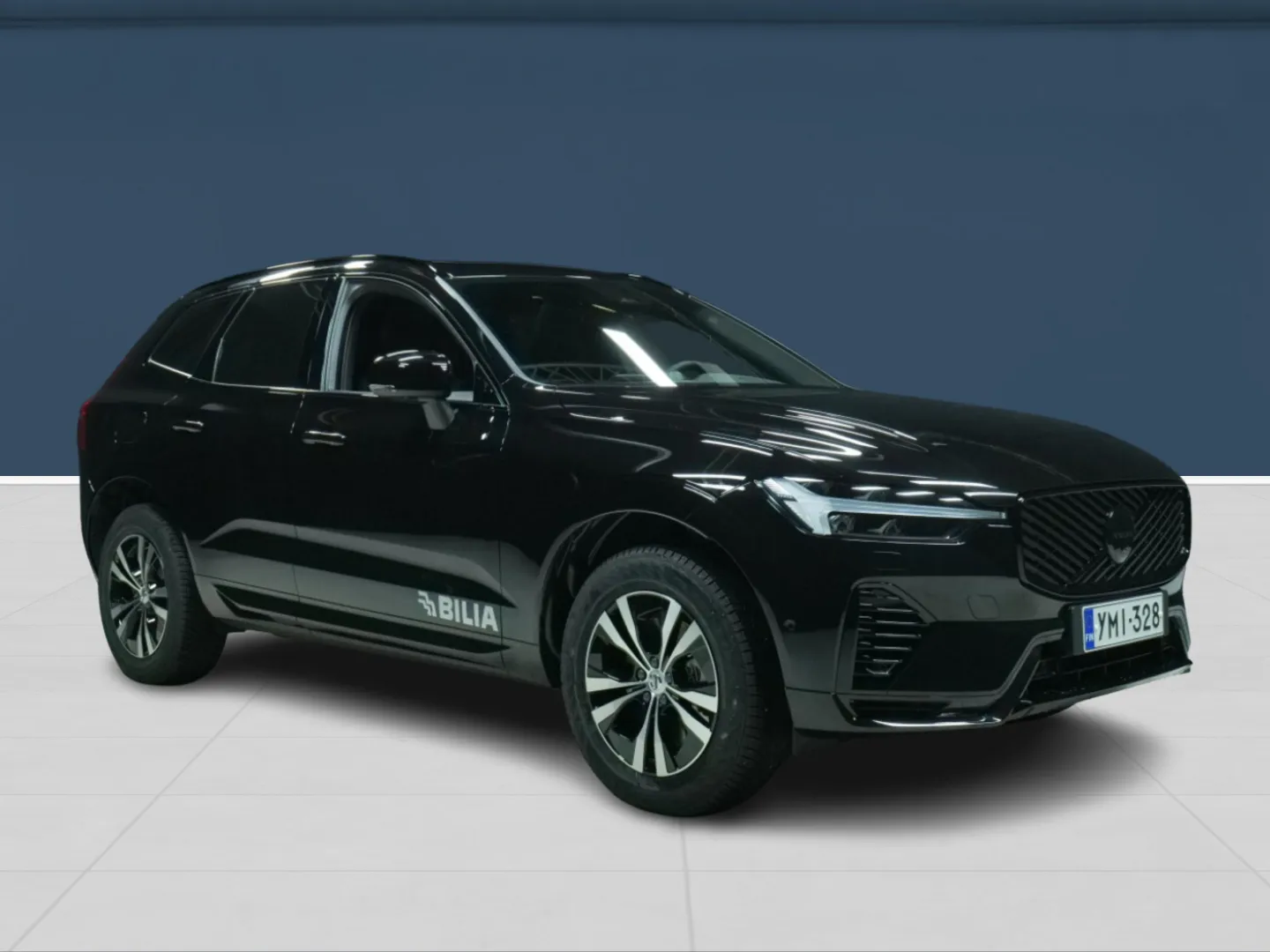 Autokuva 3 - YMI-328