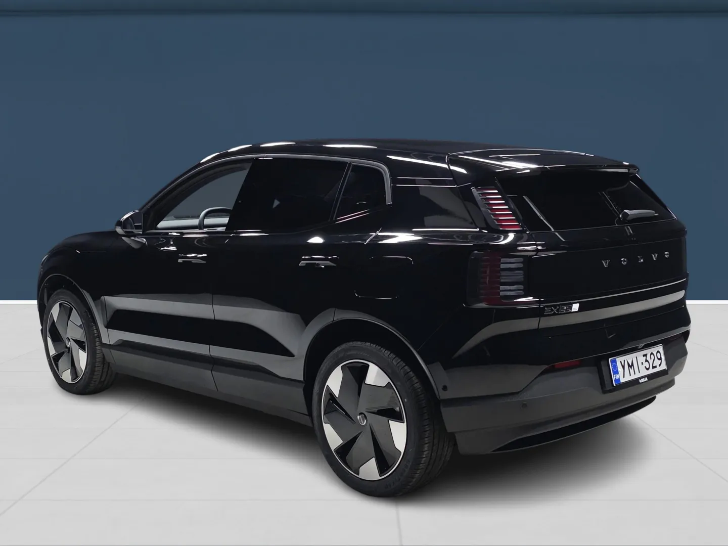 Autokuva 6 - YMI-329