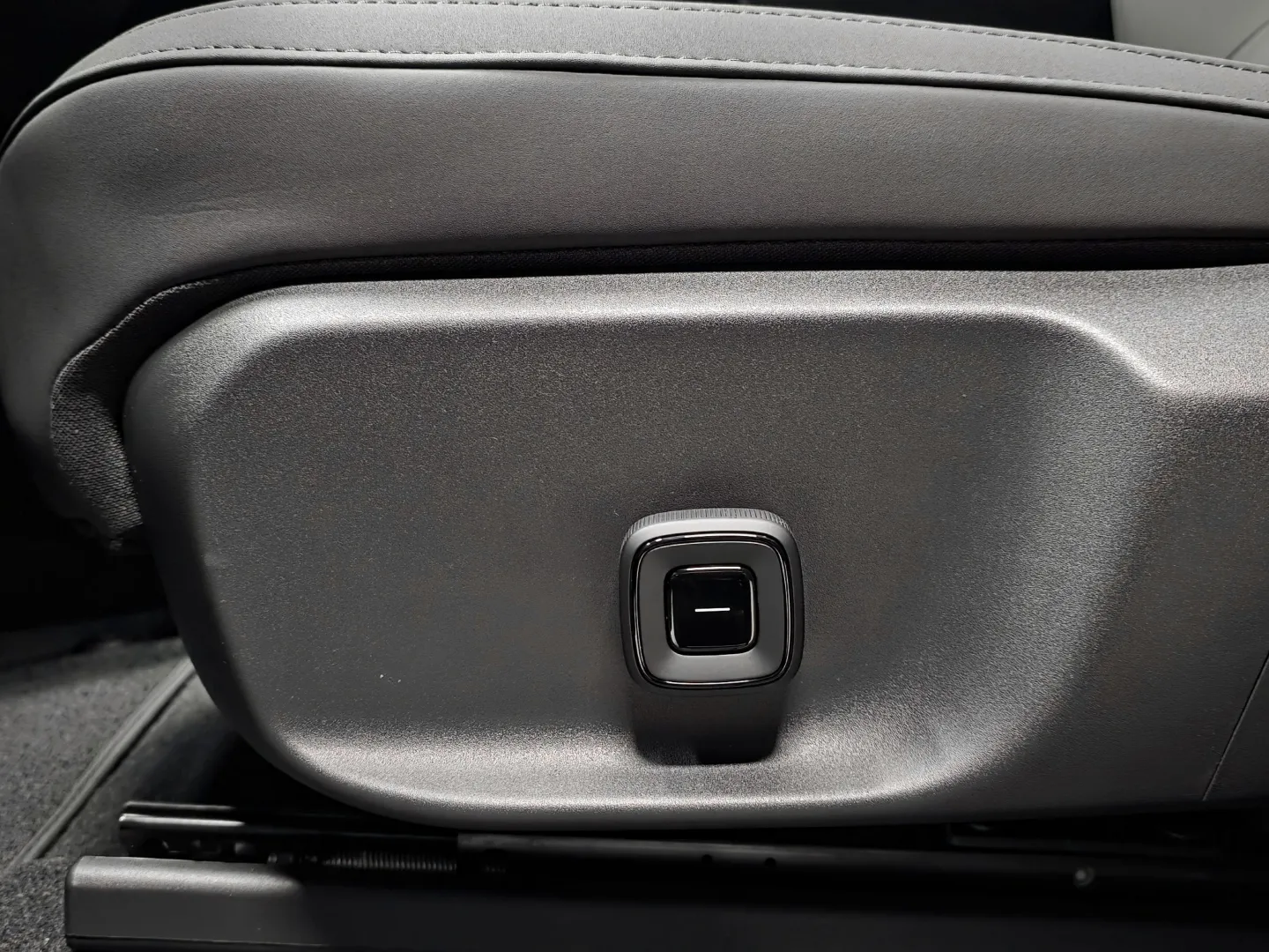 Autokuva 13 - YMI-329