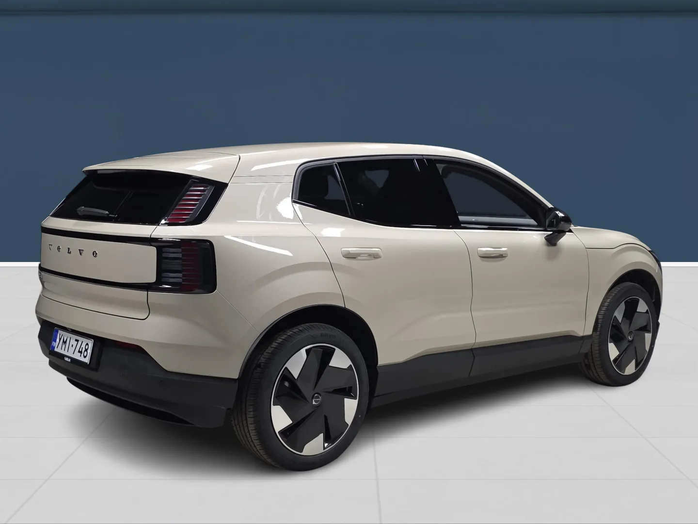 Autokuva 4 - YMI-748