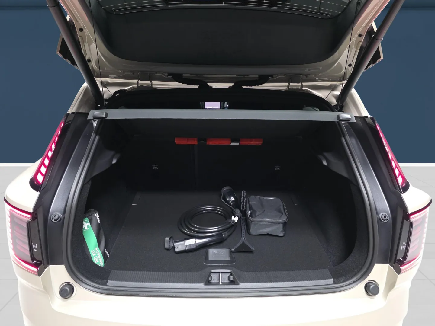 Autokuva 11 - YMI-748