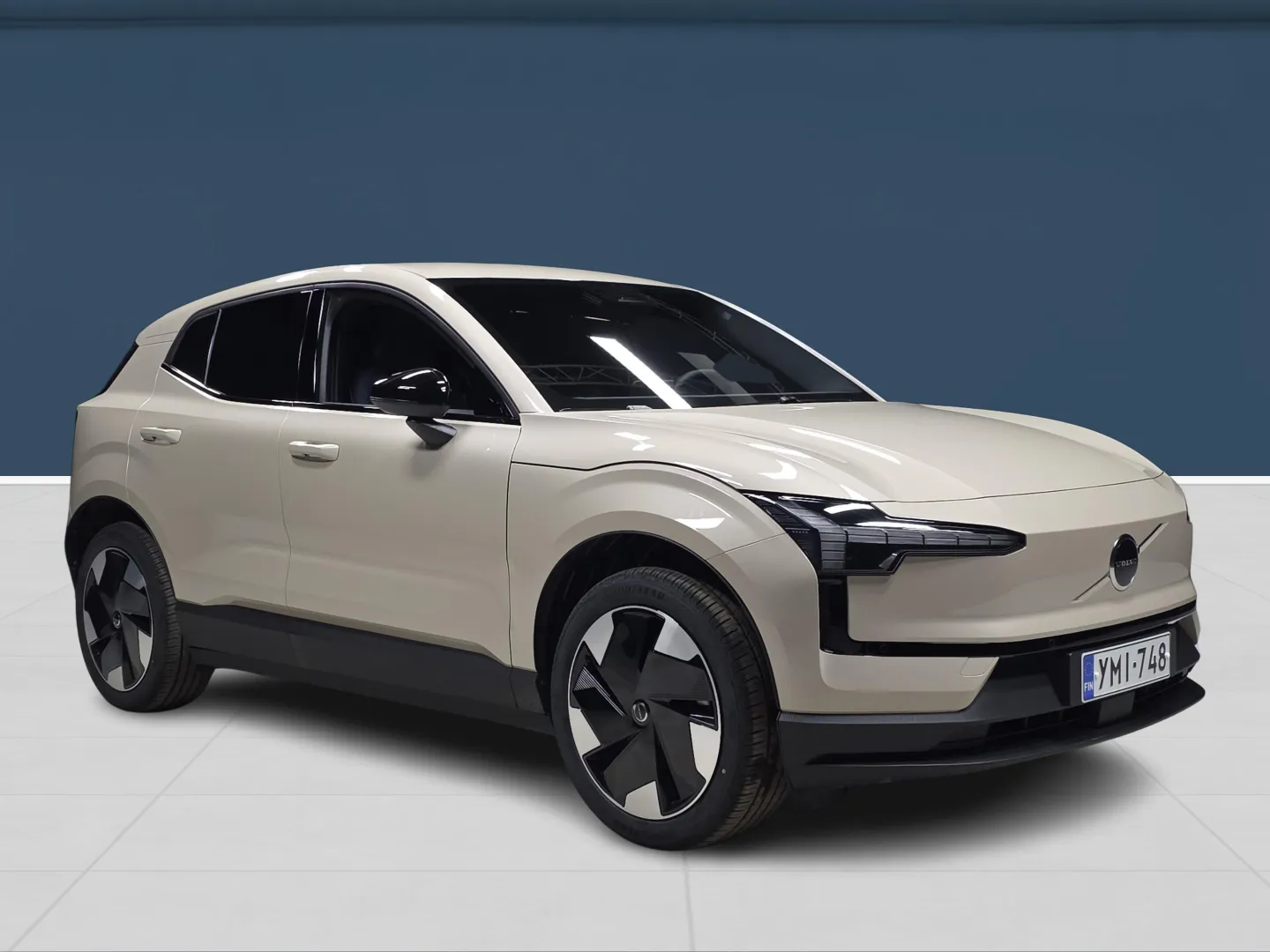 Autokuva 3 - YMI-748