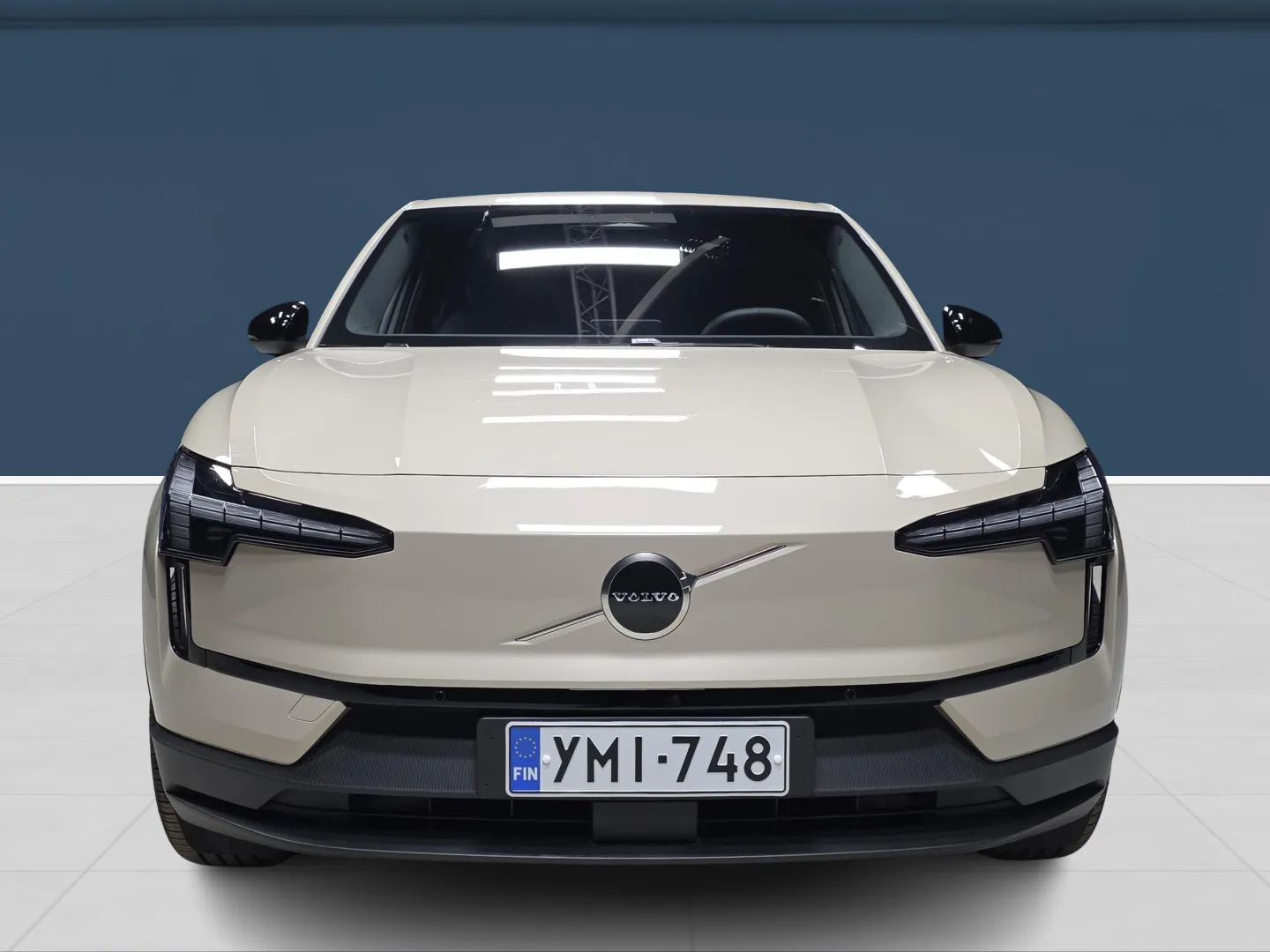 Autokuva 2 - YMI-748