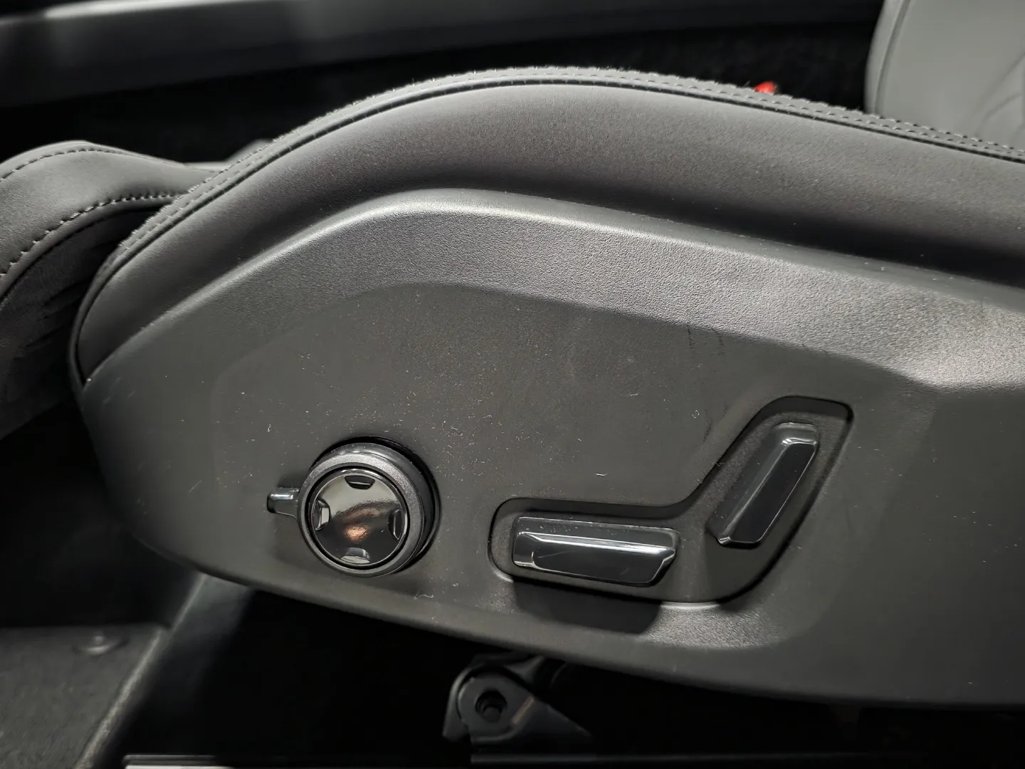 Autokuva 15 - YMI-756