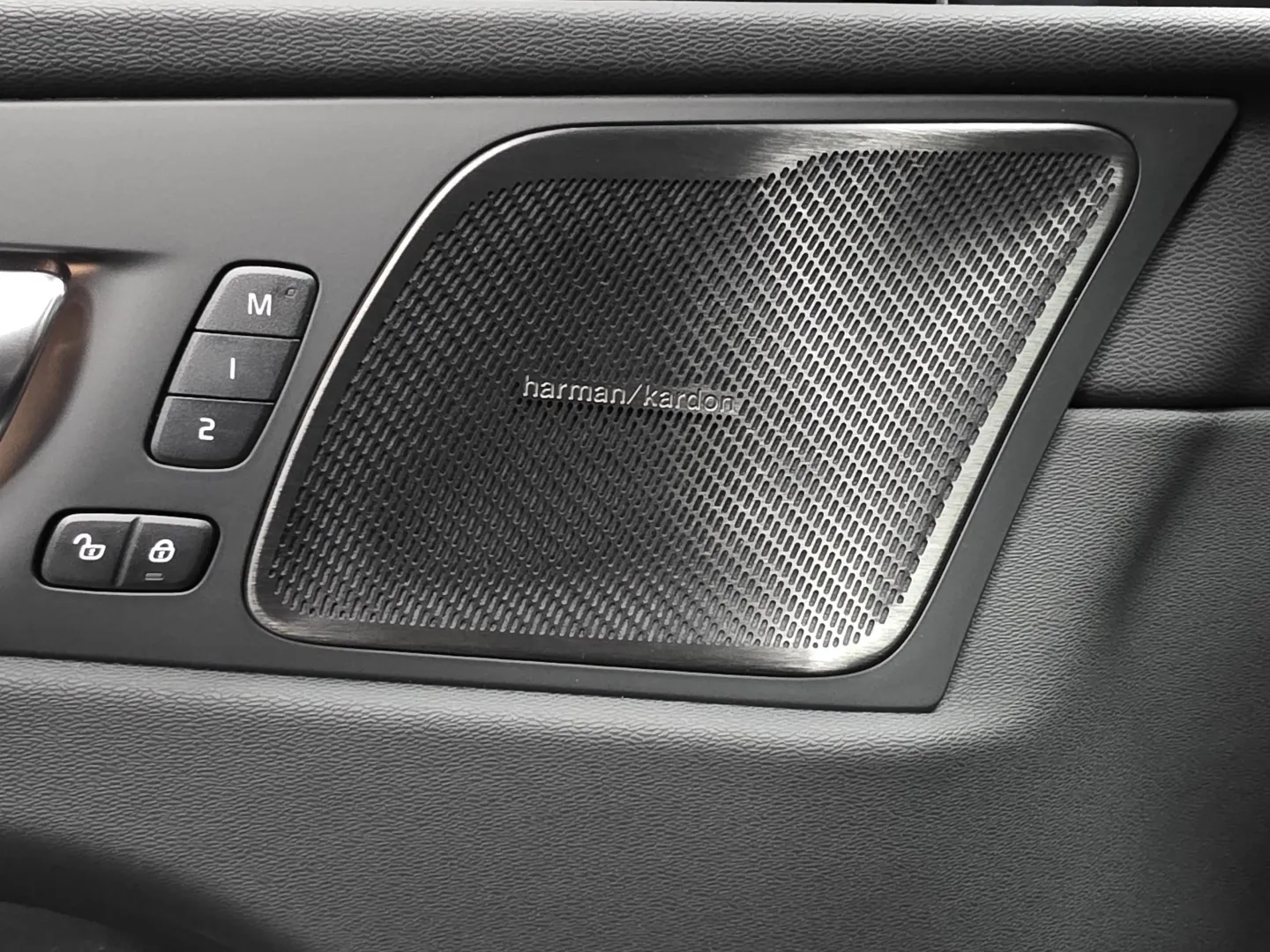 Autokuva 14 - YMI-756