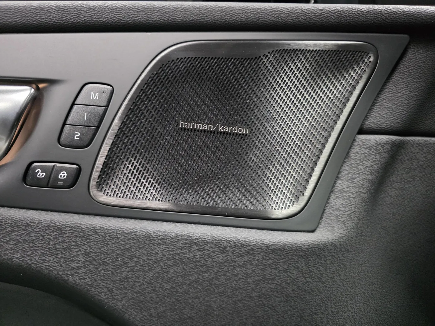 Autokuva 15 - YMI-756