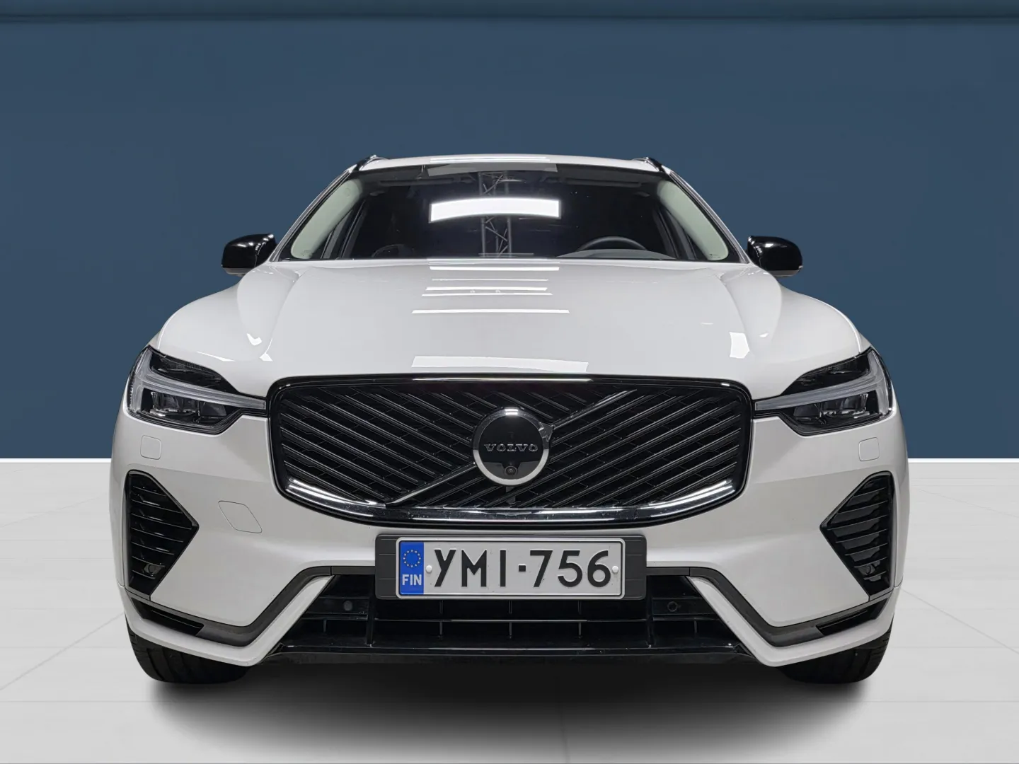 Autokuva 2 - YMI-756