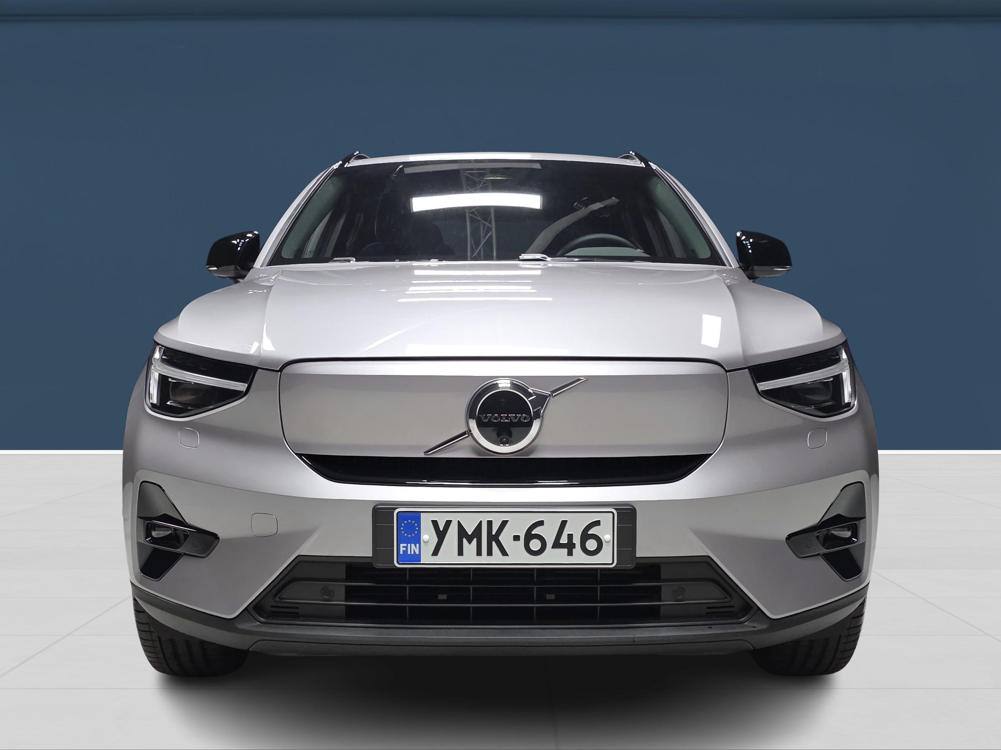Volvo EX40 Twin Plus Limited Edition 2026, photo 2/16