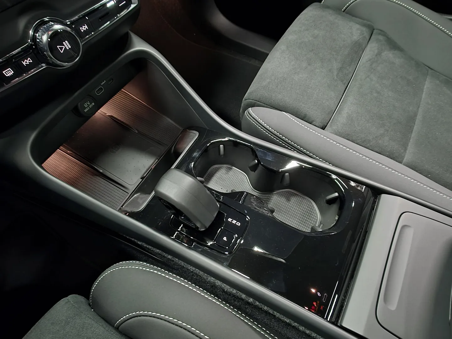 Autokuva 13 - YML-921