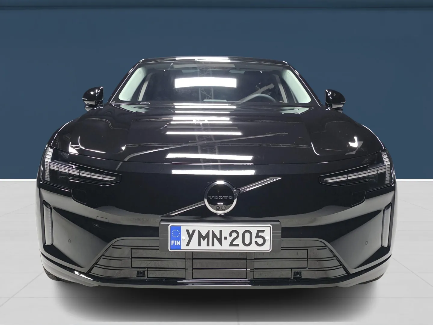 Autokuva 2 - YMN-205