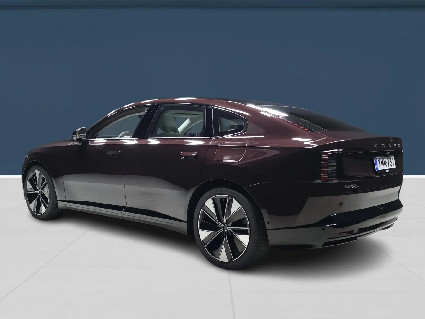 Autokuva 6 - YMN-731