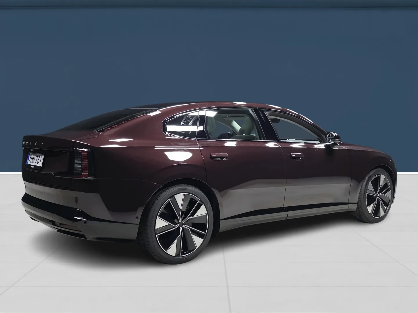 Autokuva 4 - YMN-731