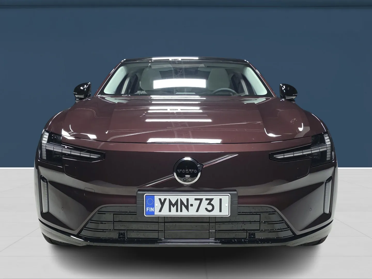 Autokuva 2 - YMN-731