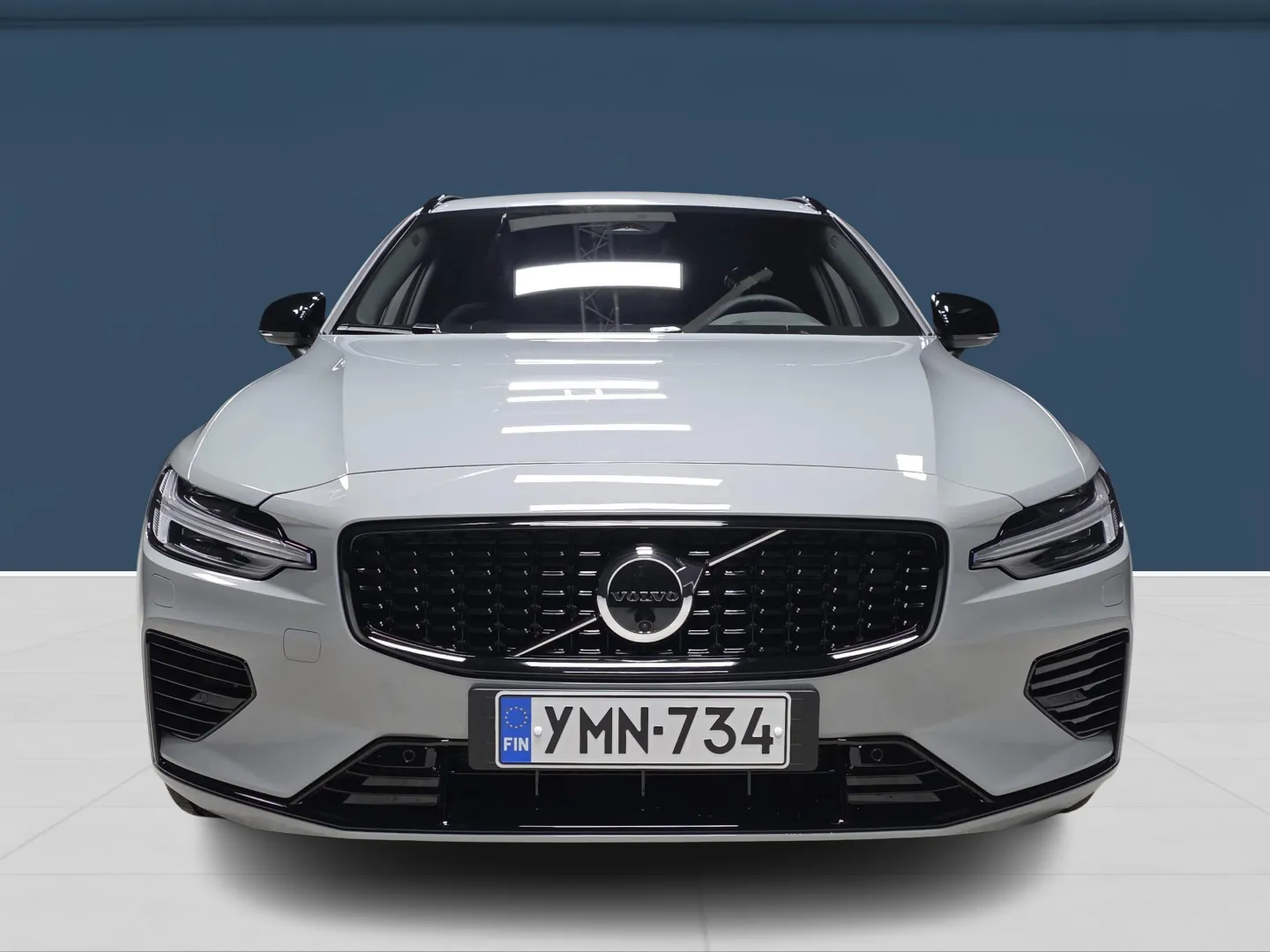 Autokuva 2 - YMN-734
