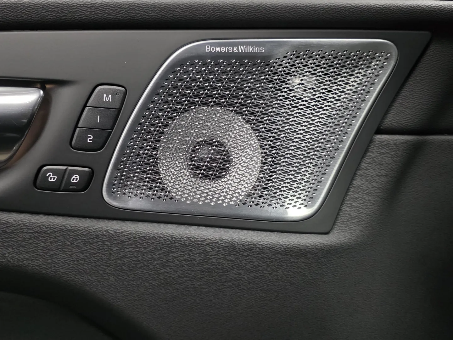 Autokuva 14 - YMN-757