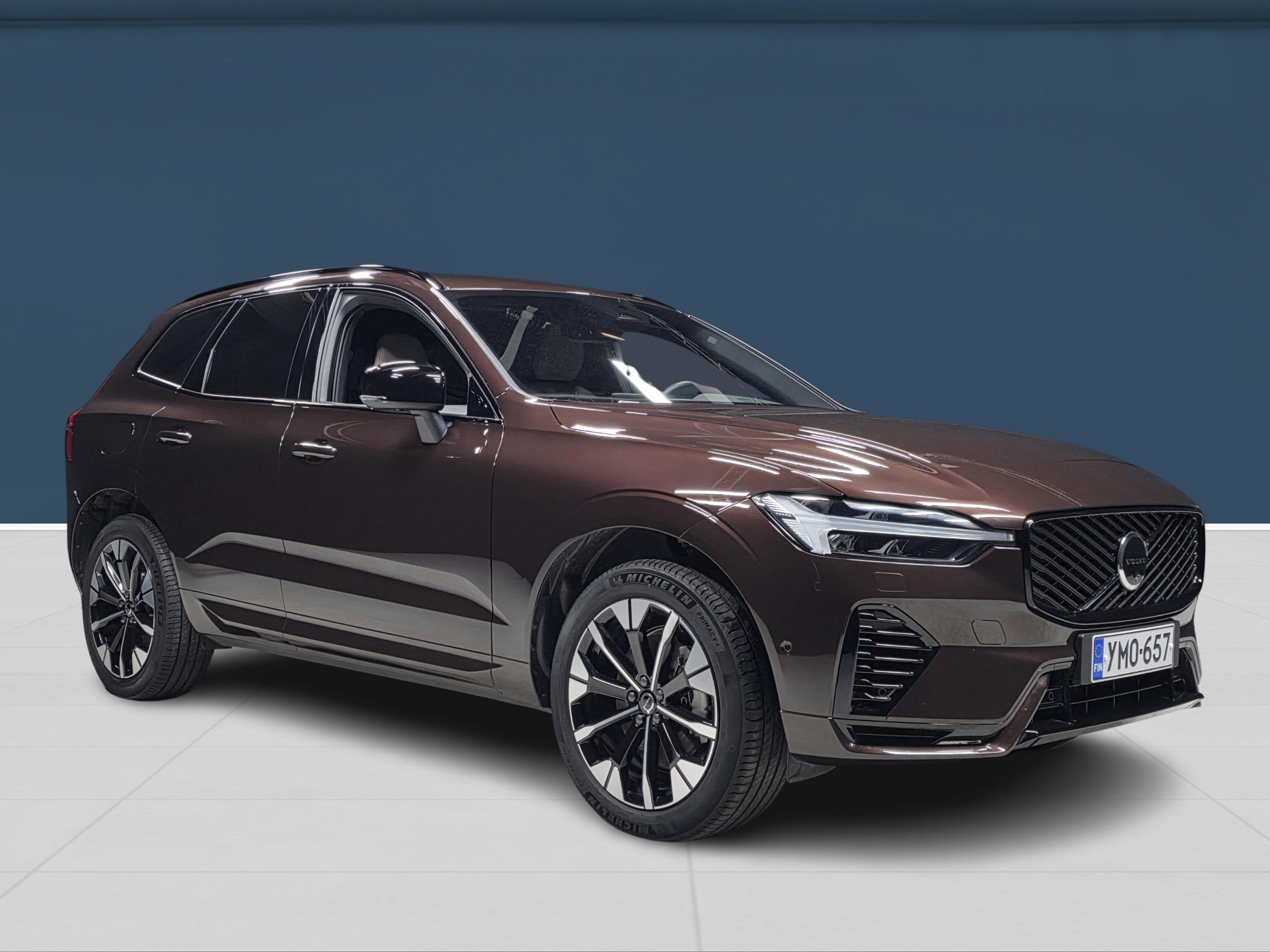 Volvo XC60 T6 AWD Long Range Plus Dark 2026, photo 3/18