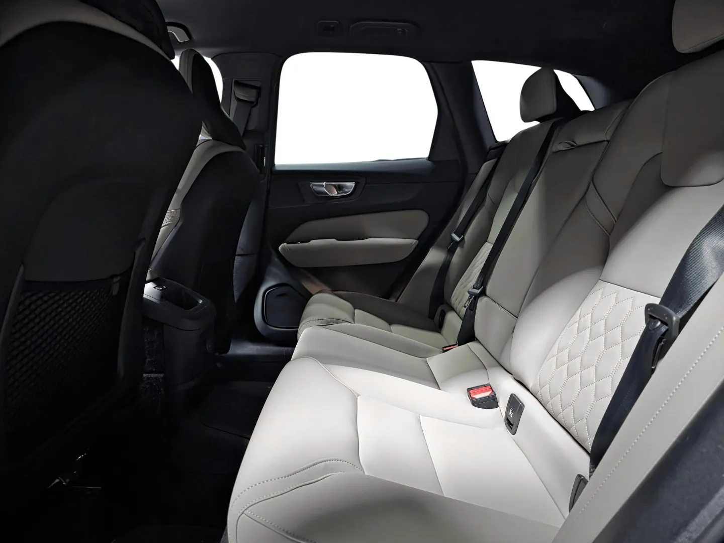 Autokuva 9 - YMO-657