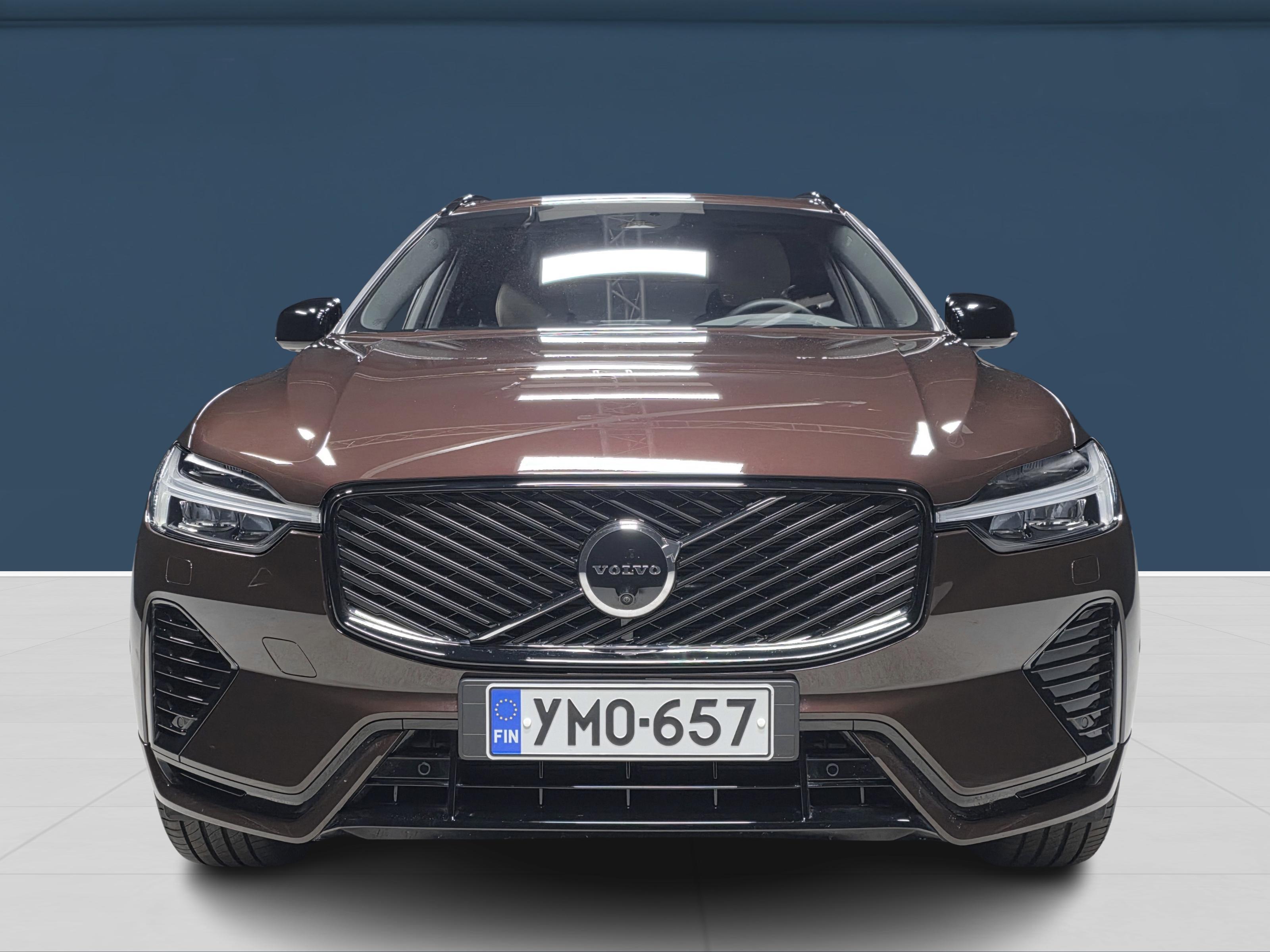 Volvo XC60 T6 AWD Long Range Plus Dark 2026, photo 2/18
