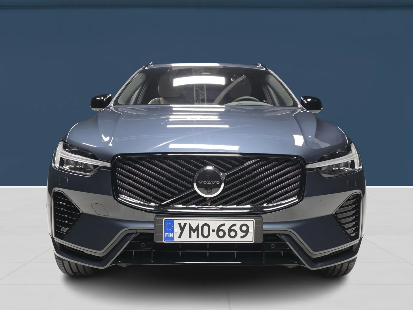 Autokuva 2 - YMO-669