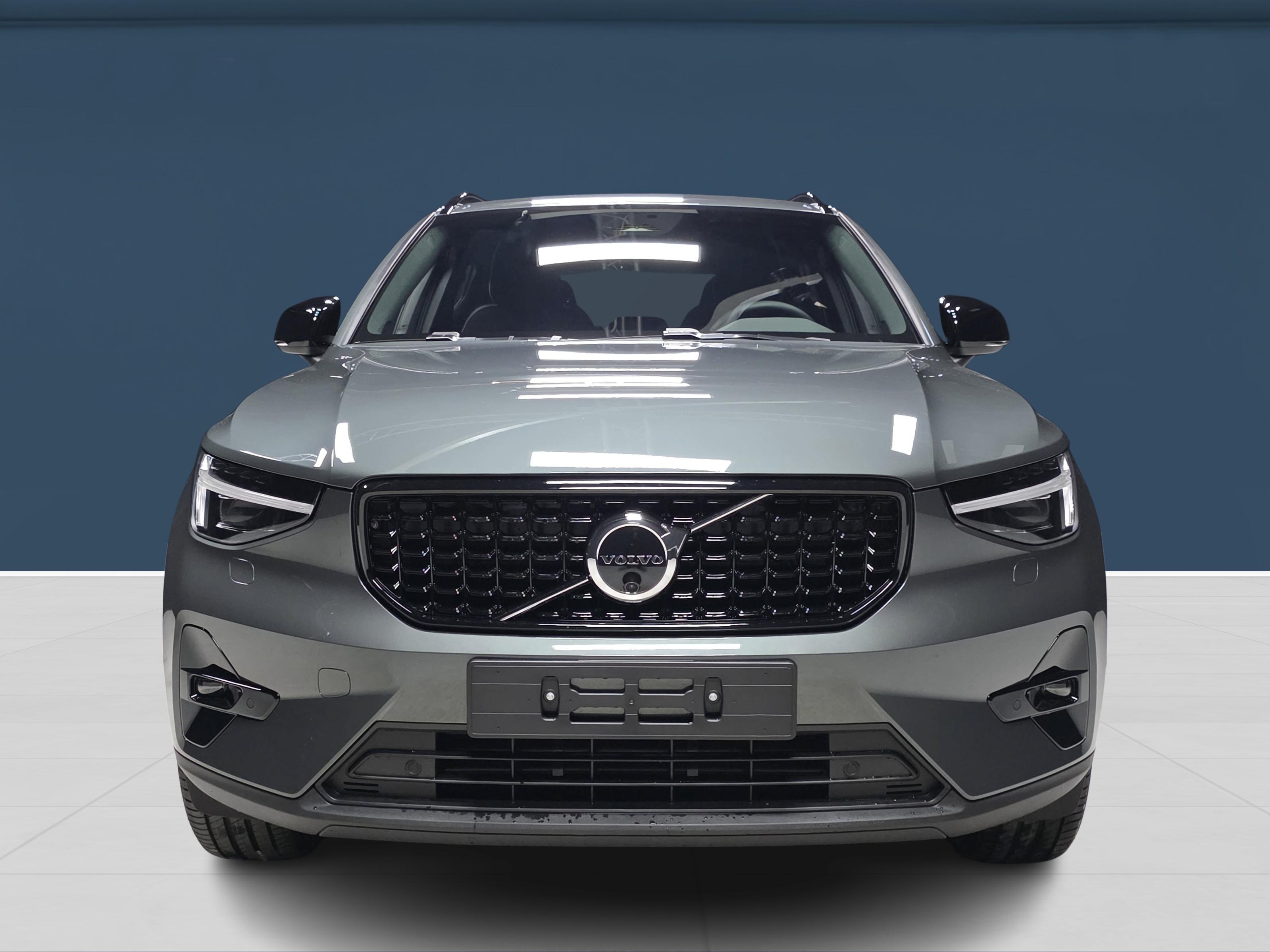 Volvo XC40 B3 MHEV Plus 2027, bild 2/16