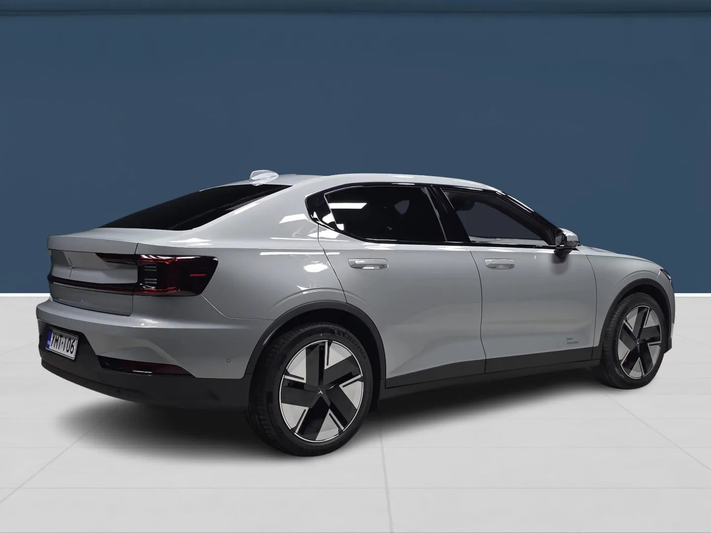 Autokuva 4 - YMT-106