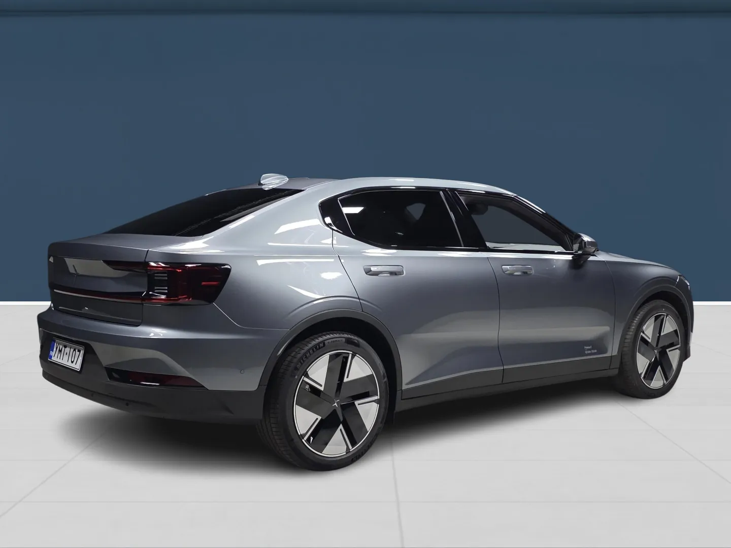 Autokuva 4 - YMT-107