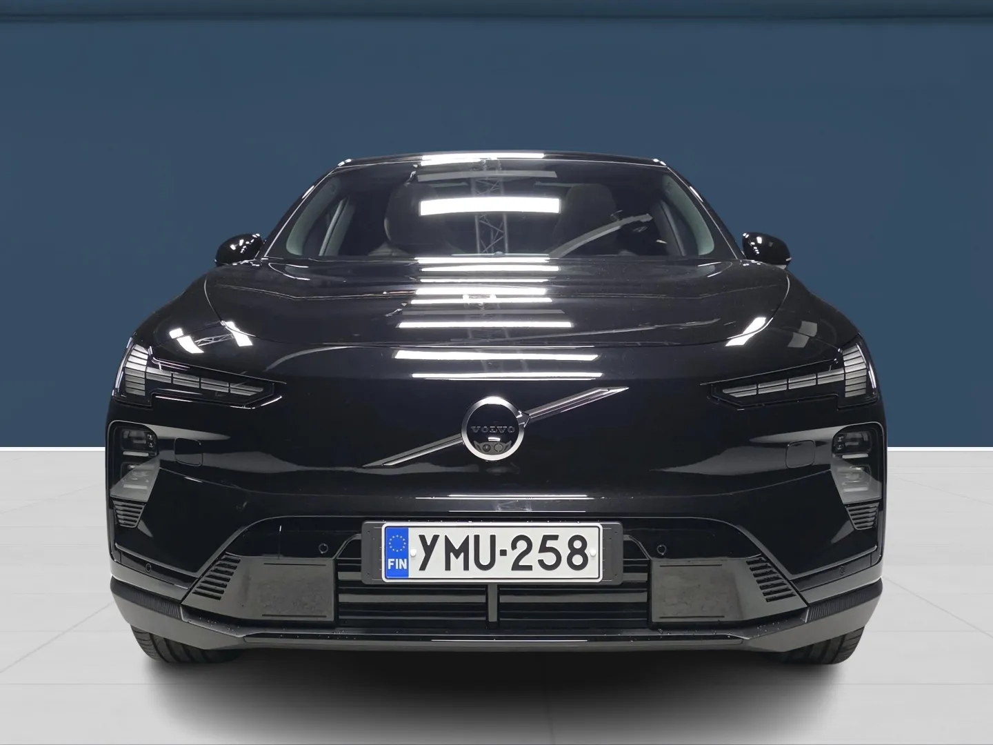 Autokuva 2 - YMU-258