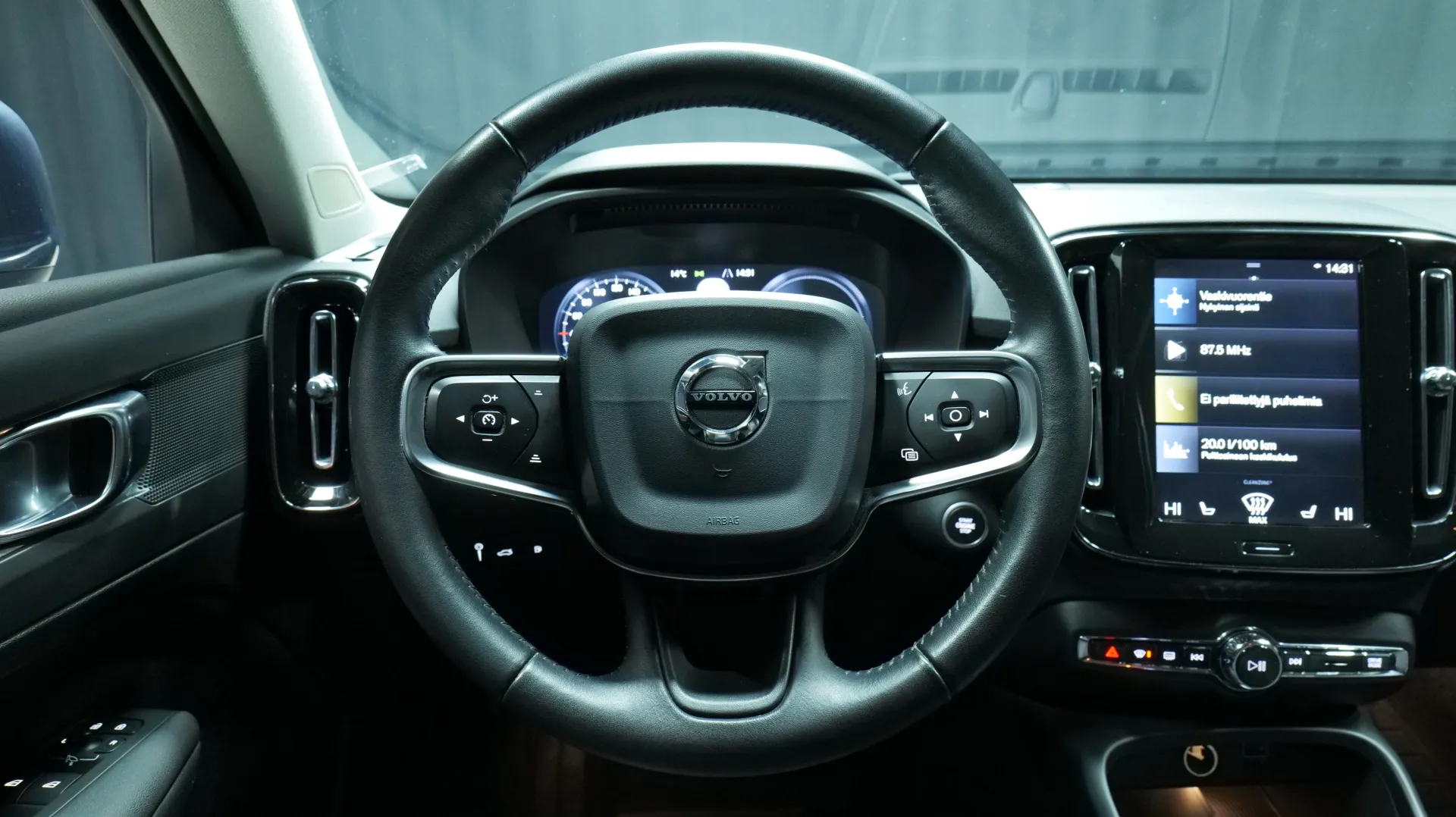 Autokuva 15 - YXG-597