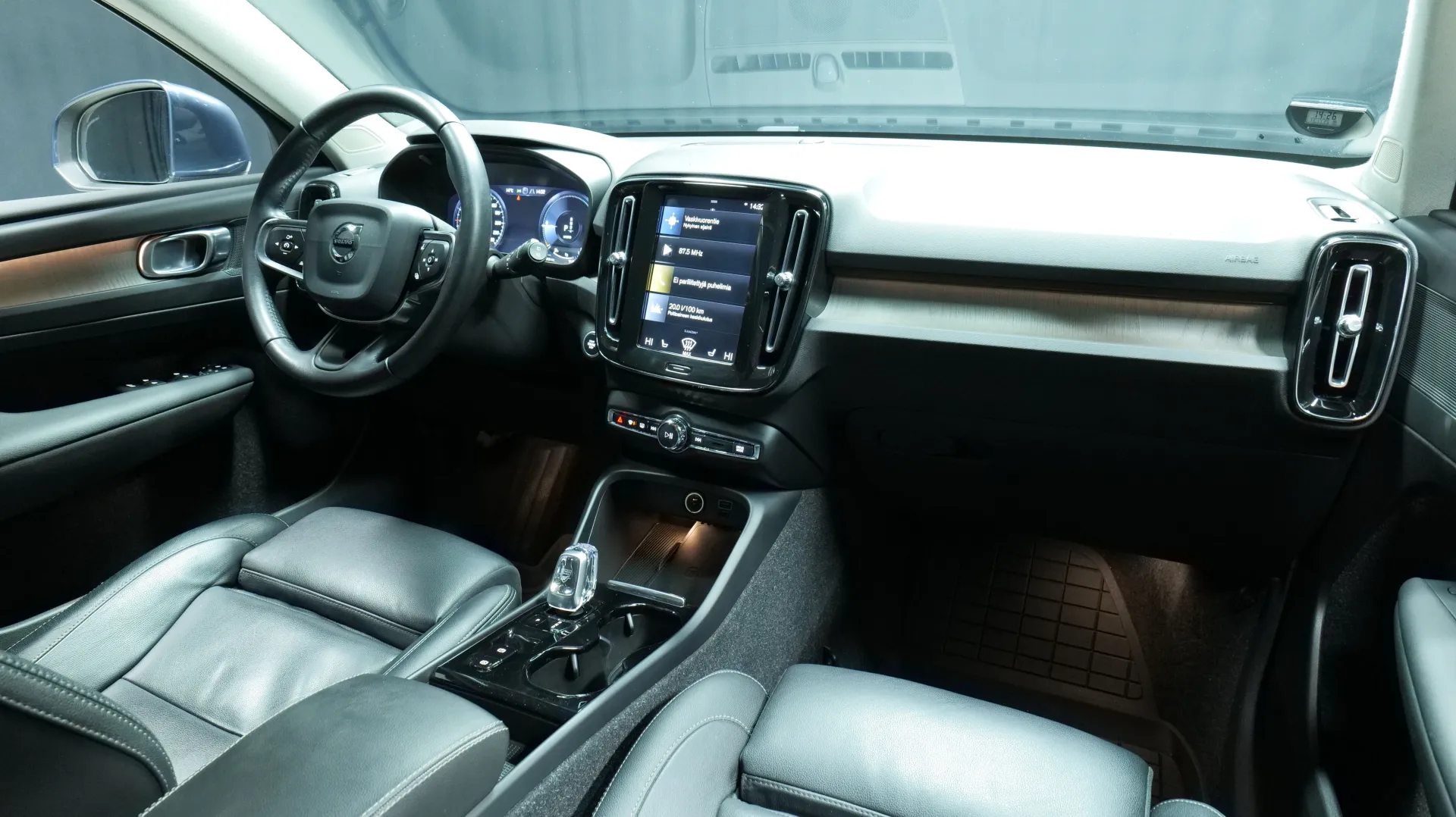 Autokuva 18 - YXG-597