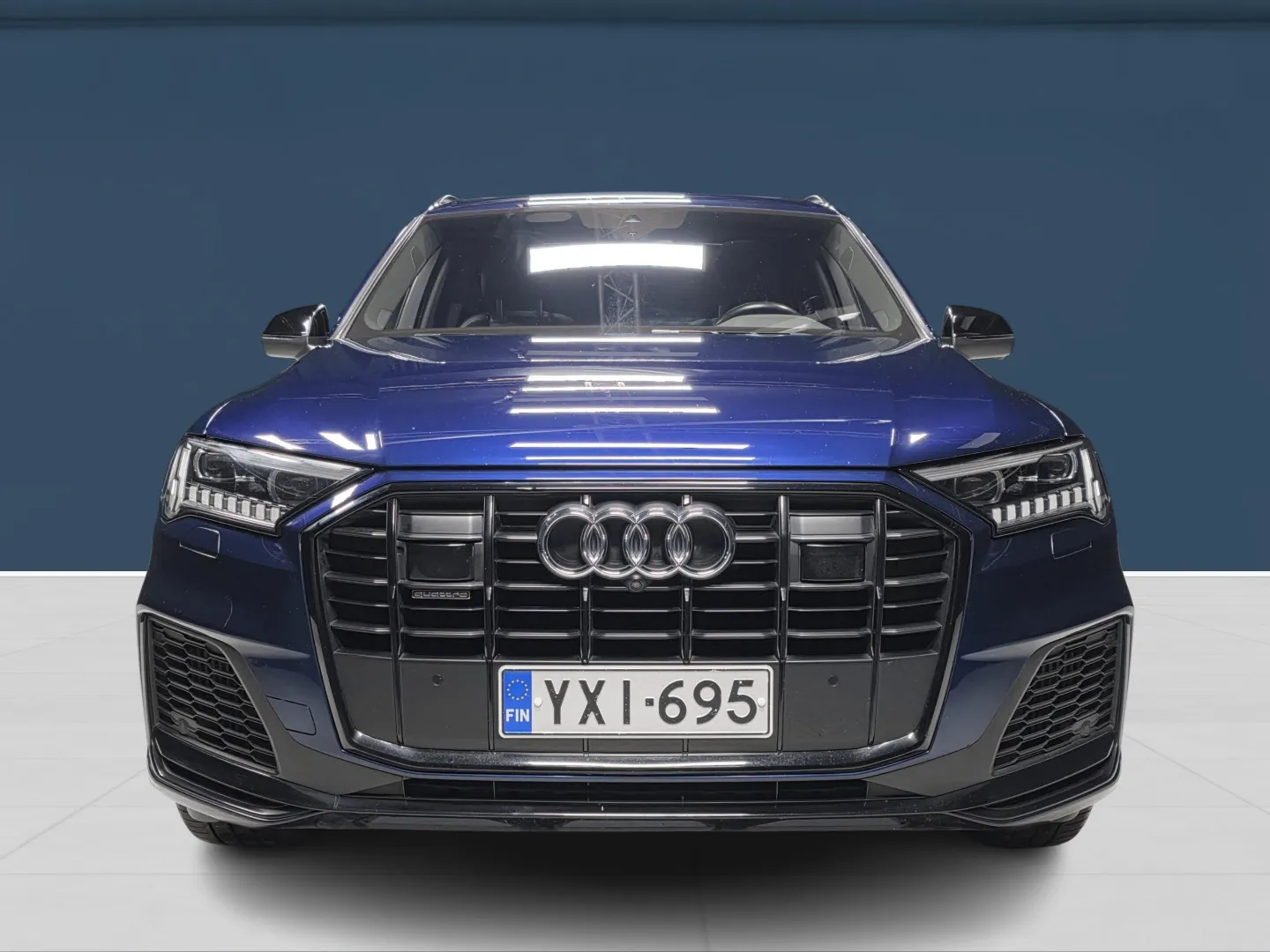 Autokuva 2 - YXI-695