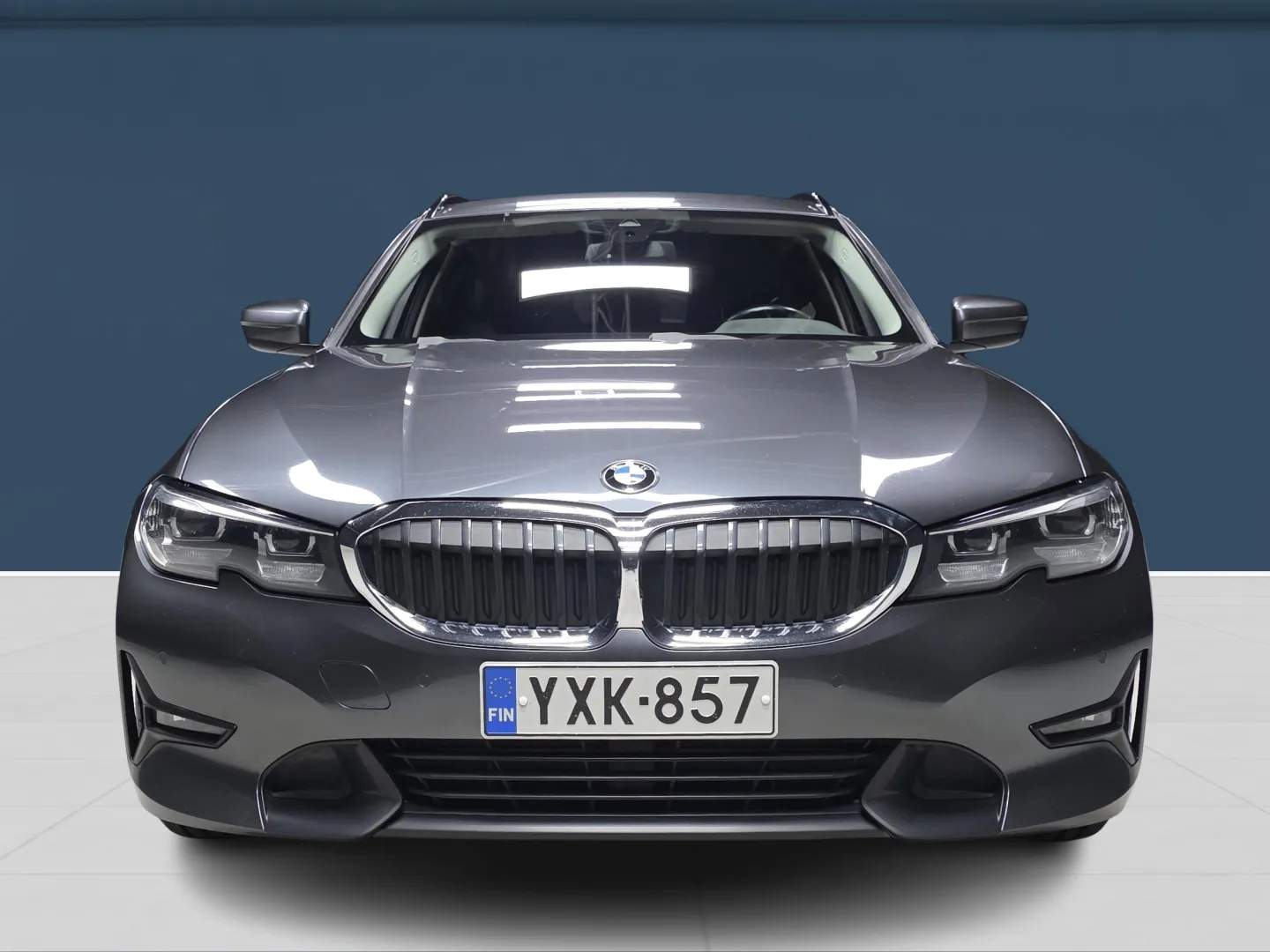 Autokuva 2 - YXK-857