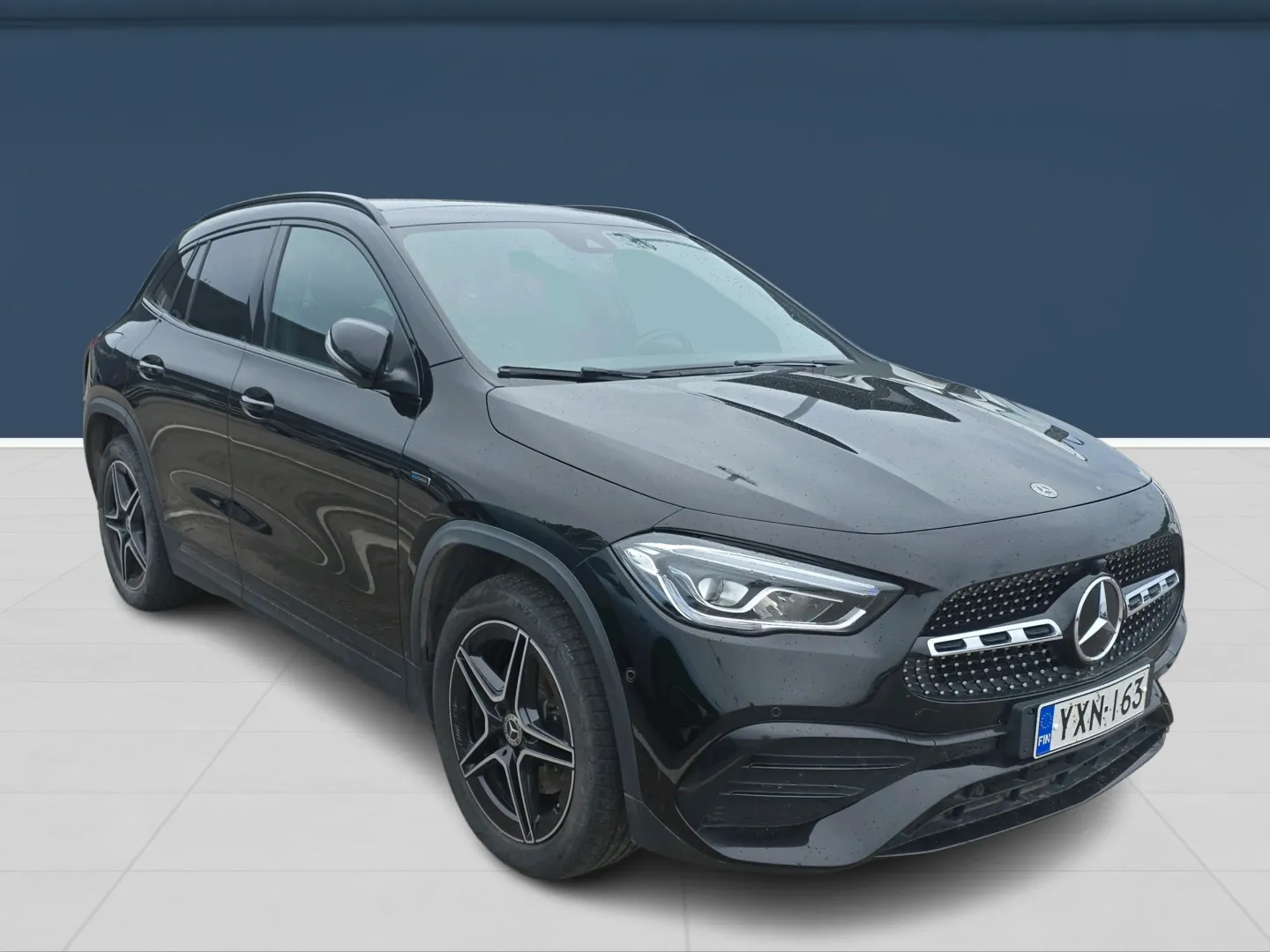 Autokuva 3 - YXN-163