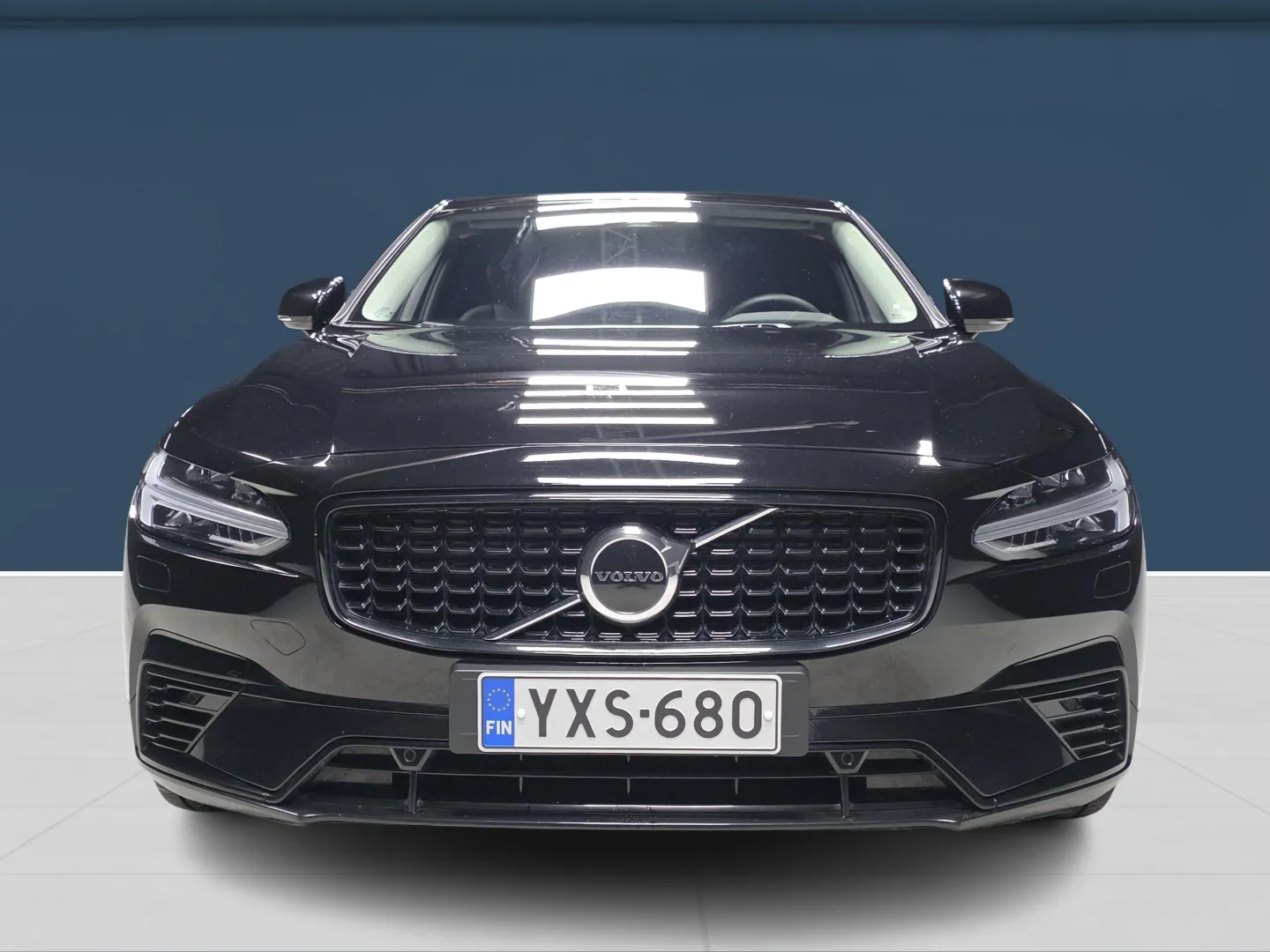 Autokuva 2 - YXS-680