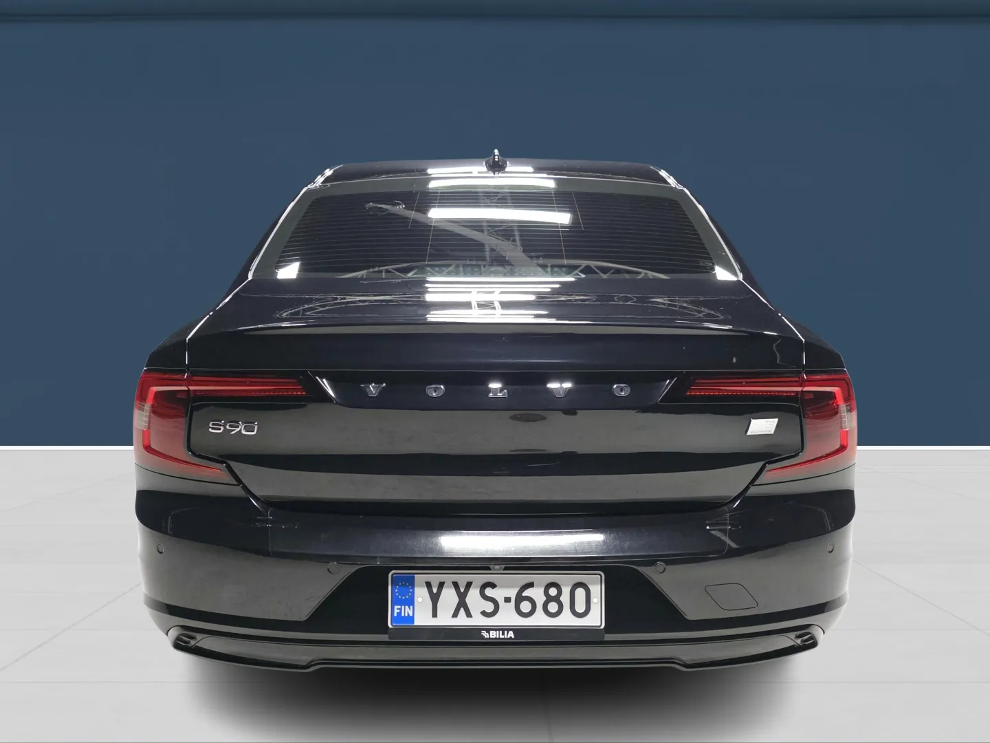 Autokuva 5 - YXS-680