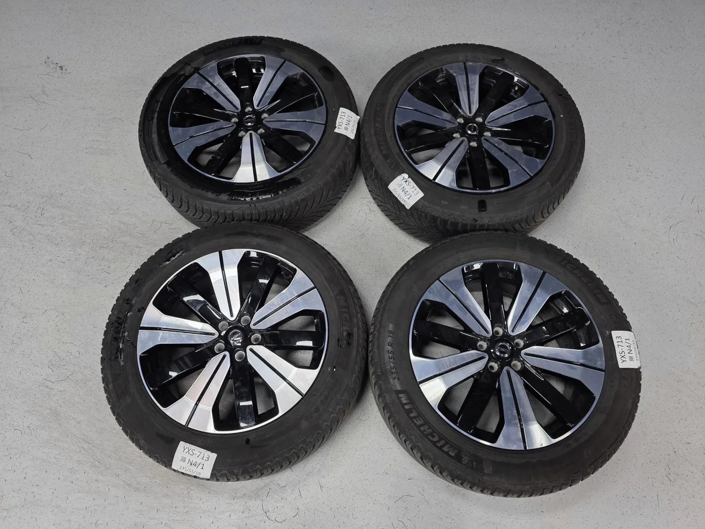 Autokuva 12 - YXS-713