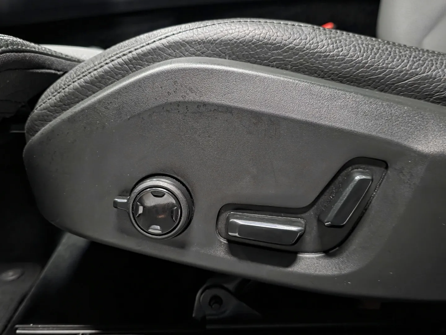 Autokuva 16 - YXS-713