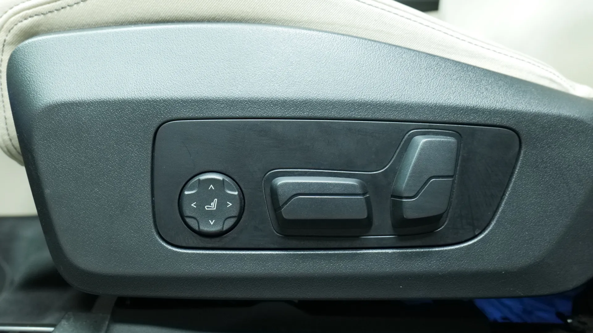 Autokuva 13 - YXU-615