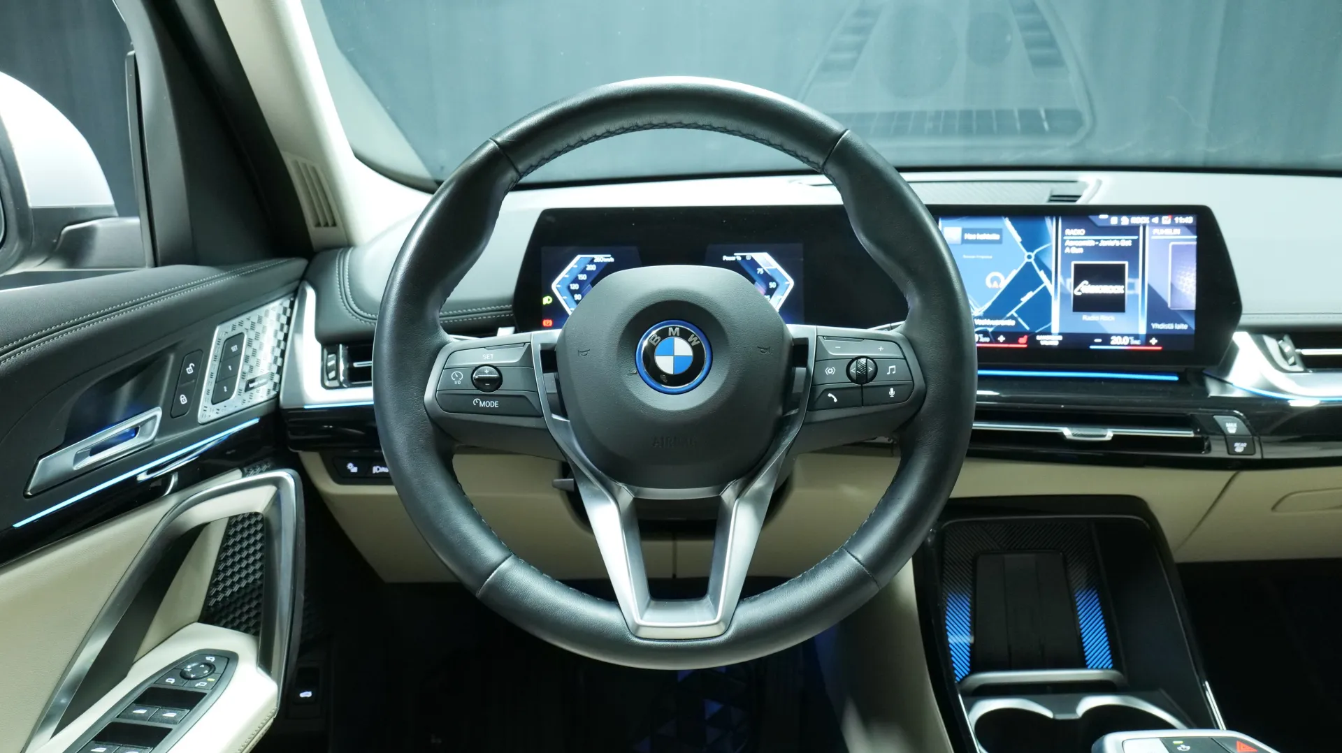 Autokuva 16 - YXU-615