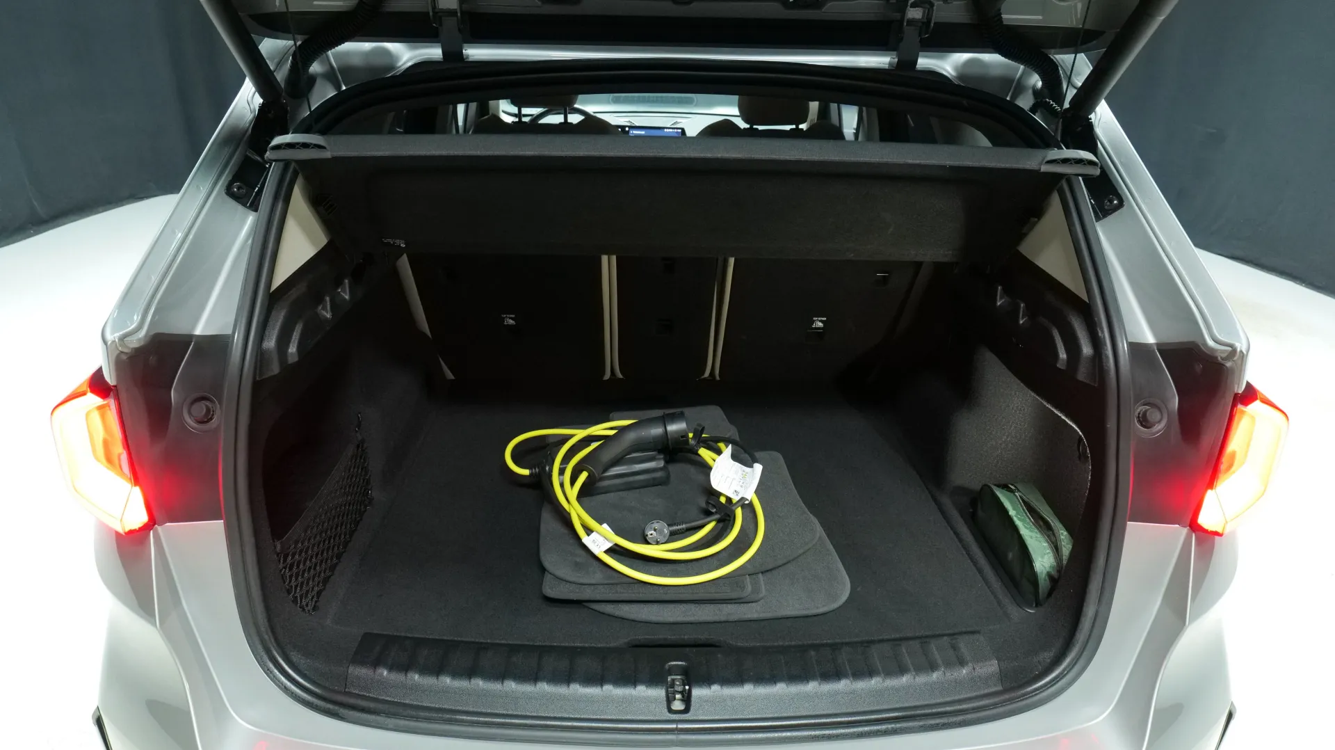 Autokuva 18 - YXU-615