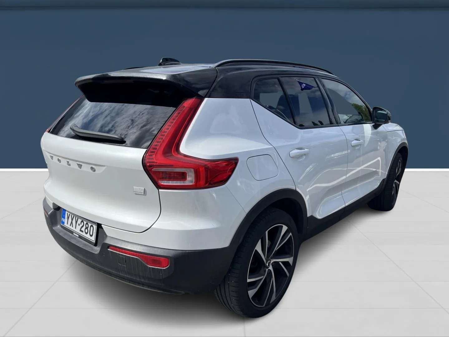 Autokuva 3 - YXY-280