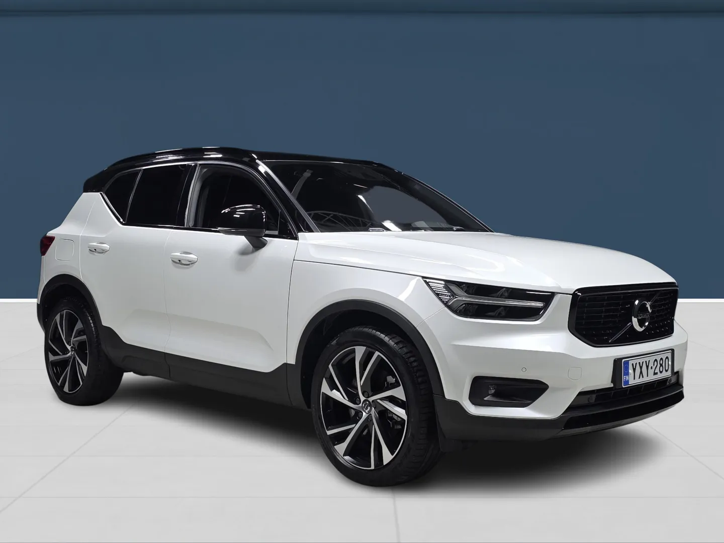 Autokuva 3 - YXY-280