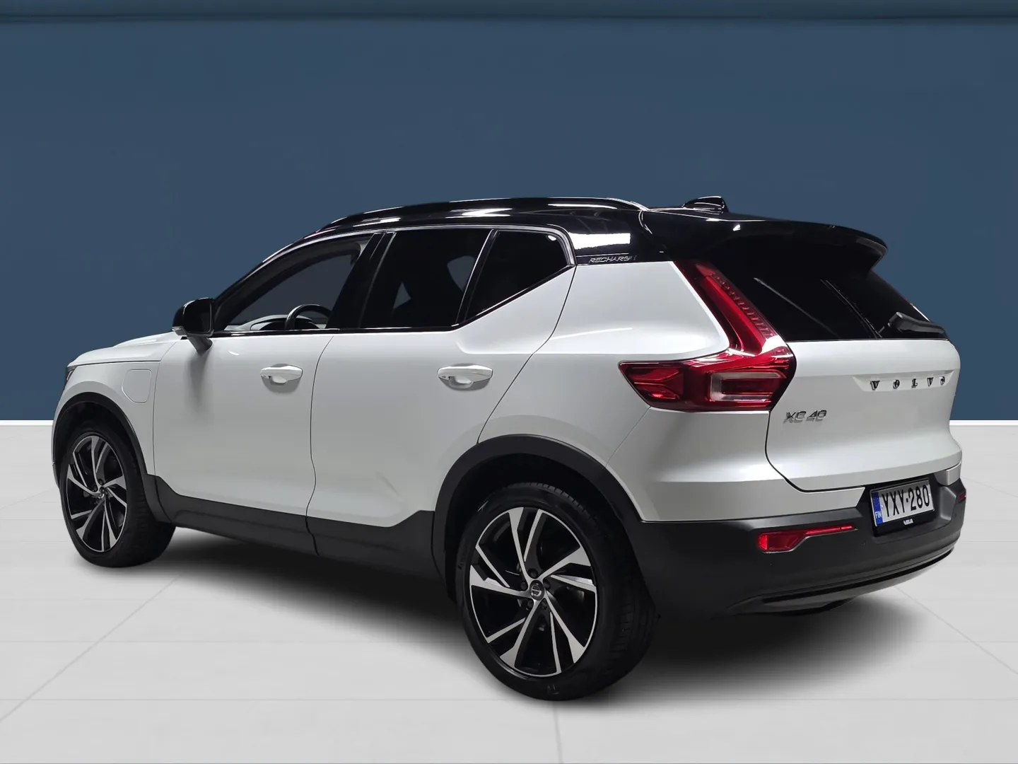 Autokuva 6 - YXY-280