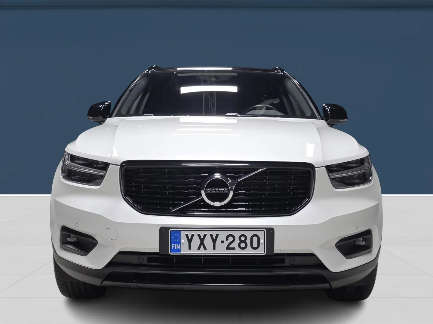 Autokuva 2 - YXY-280