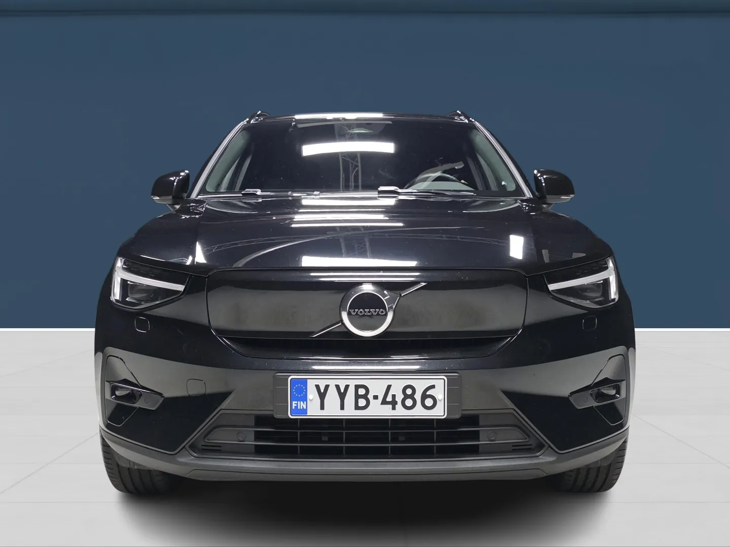 Autokuva 2 - YYB-486