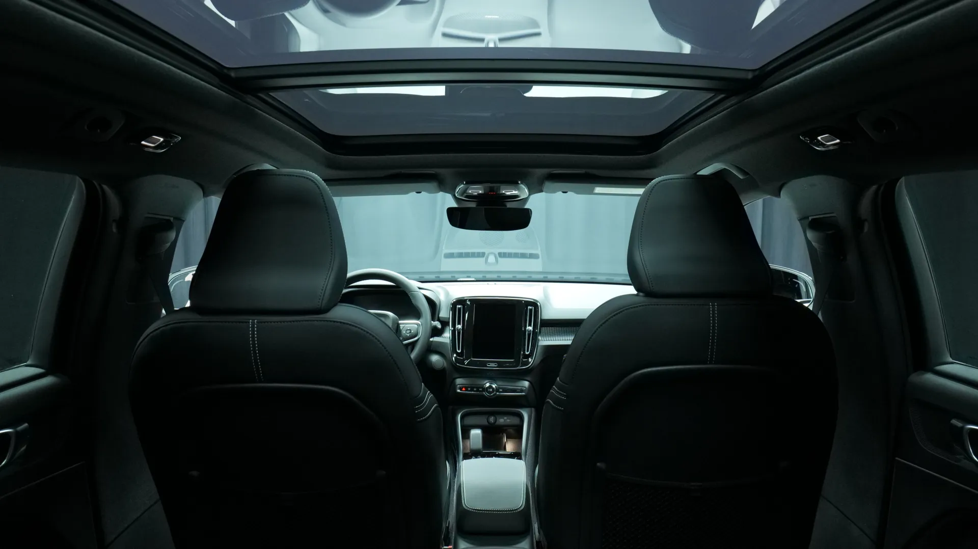 Autokuva 18 - YYE-547