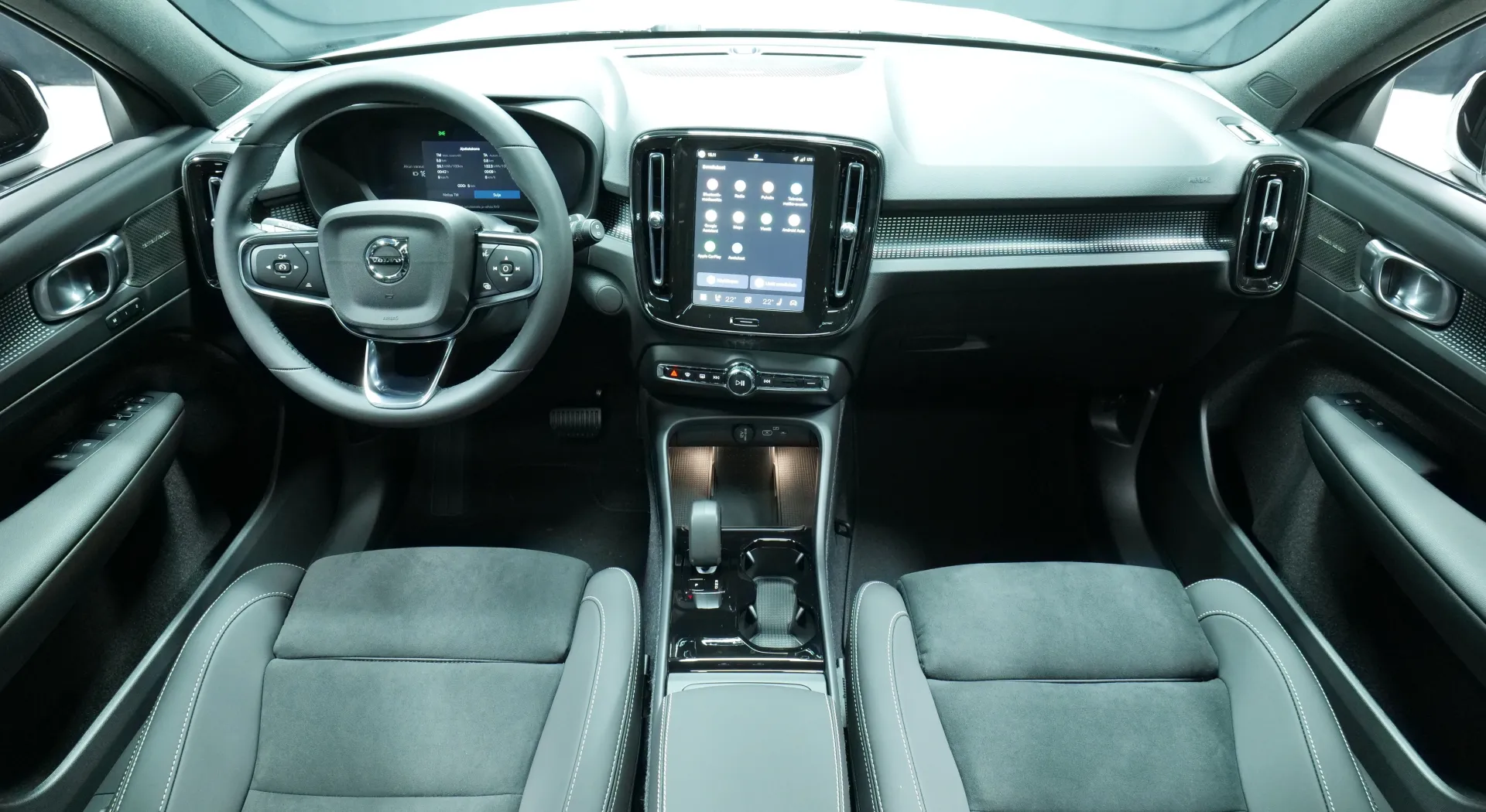 Autokuva 14 - YYE-547