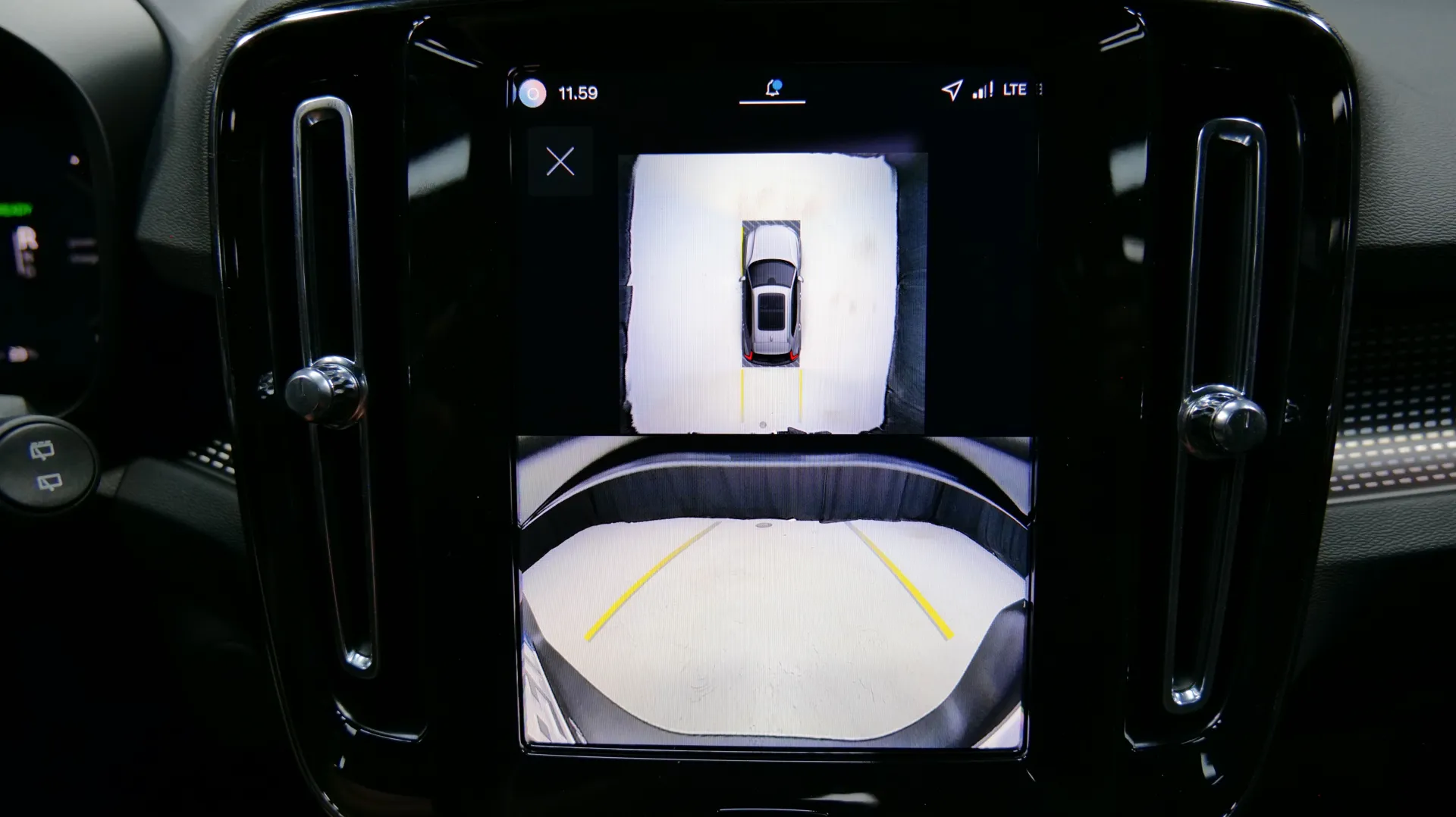 Autokuva 11 - YYE-555