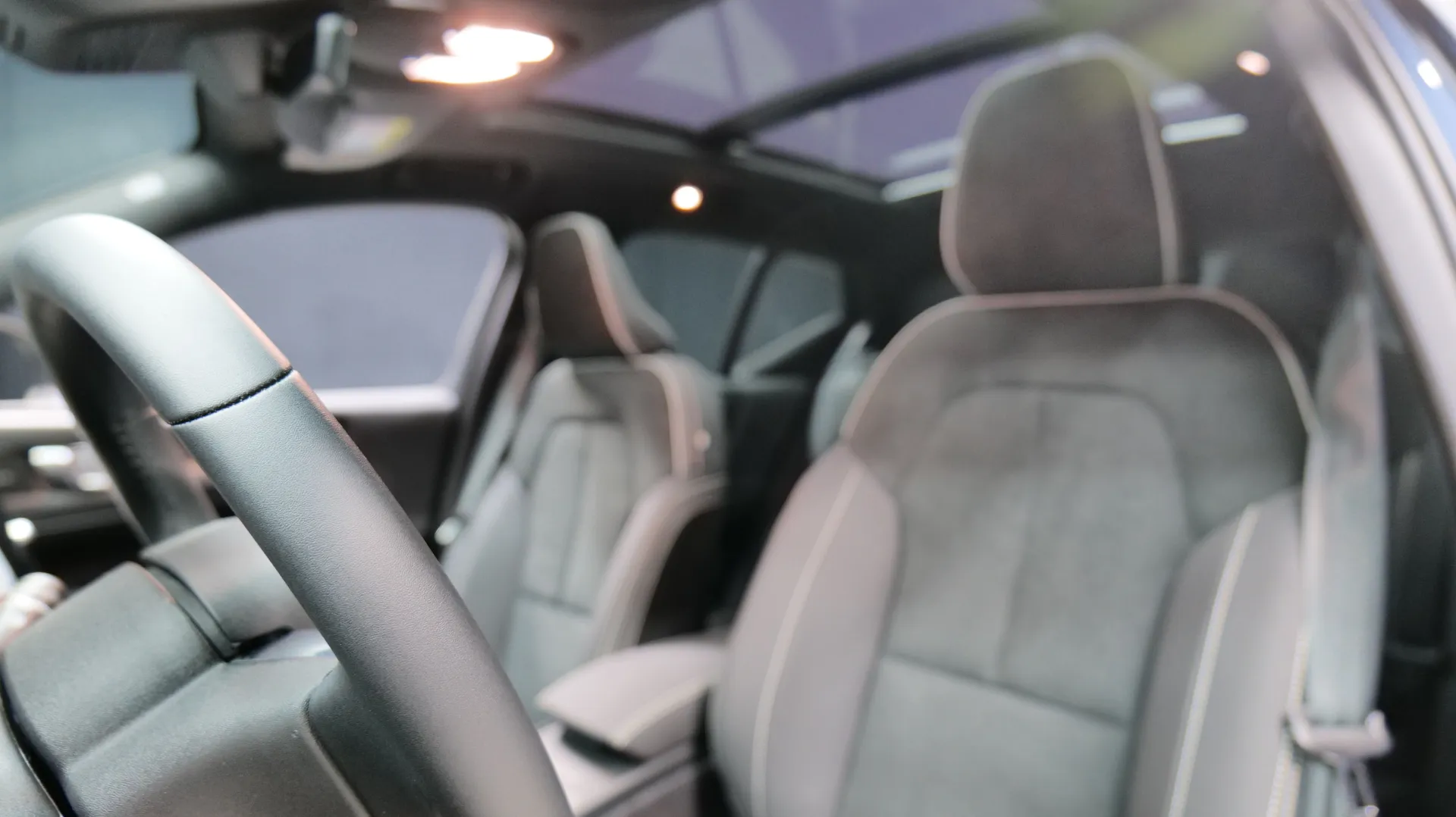 Autokuva 20 - YYE-555