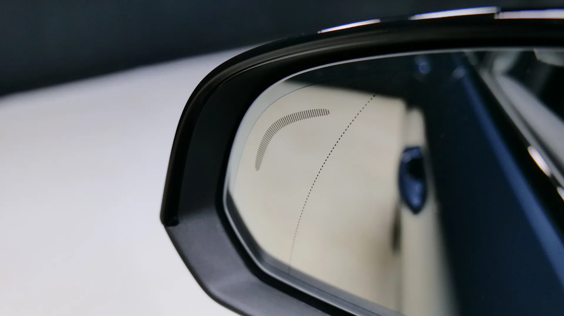 Autokuva 17 - YYE-555