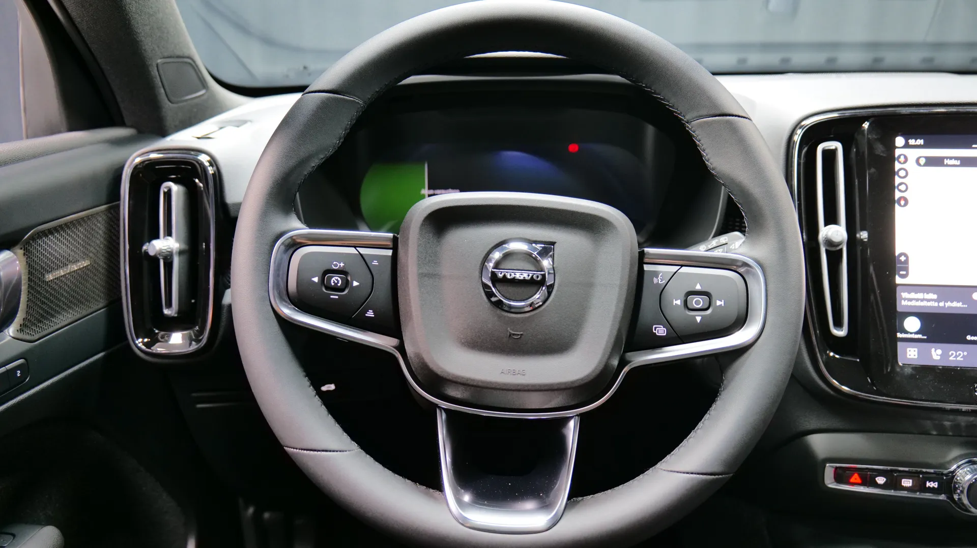 Autokuva 15 - YYE-555